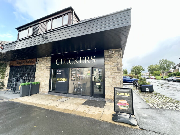 Cluckers Takeaway, Longride