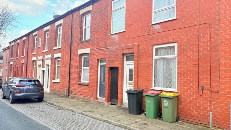 Dallas Street, Preston